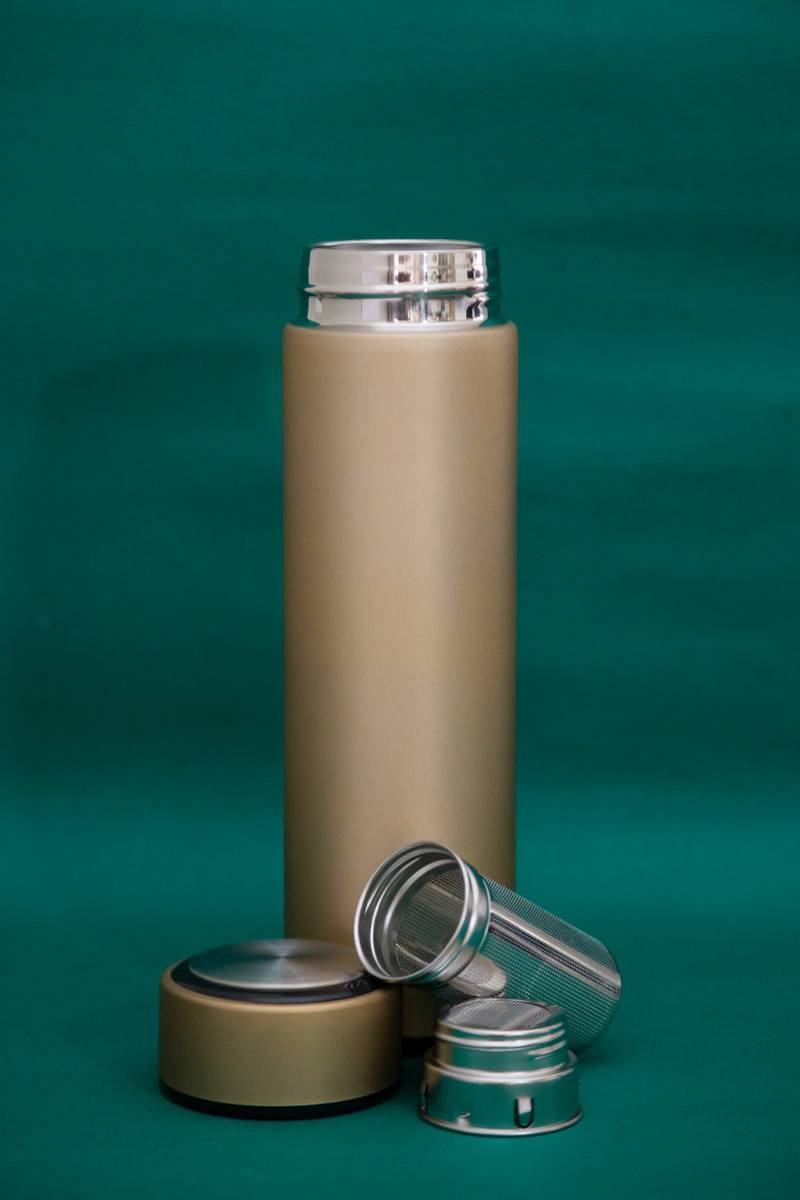Garrafa Termica de Inox com Infusor 2 EM 1 500ml - DOURADA2